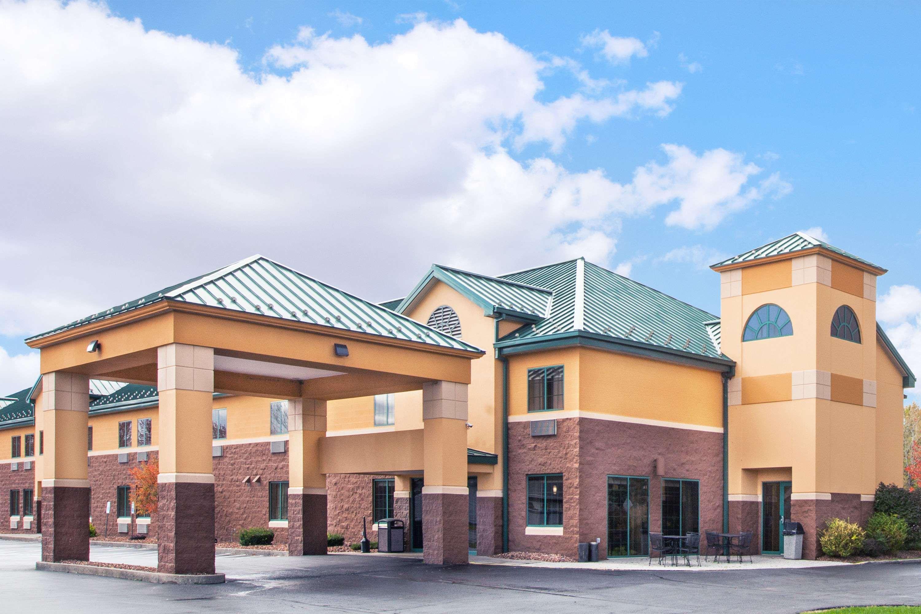 Days Inn By Wyndham Brewerton/ Syracuse Near Oneida Lake Eksteriør bilde
