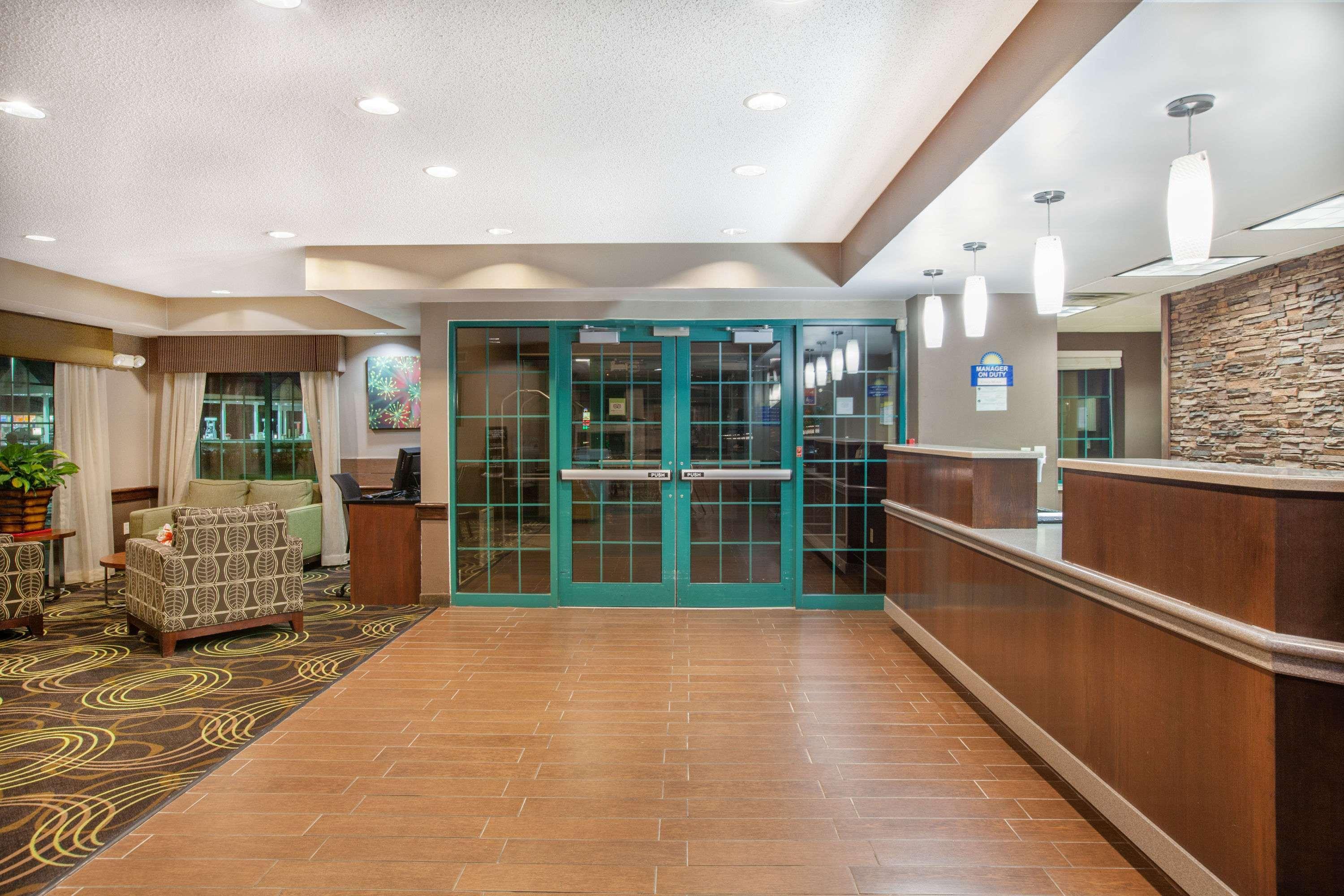Days Inn By Wyndham Brewerton/ Syracuse Near Oneida Lake Eksteriør bilde